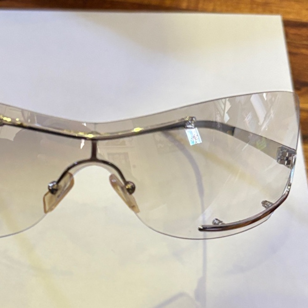 Loewe Vintage Gradient Sunglasses with Case - Picture 6 of 6